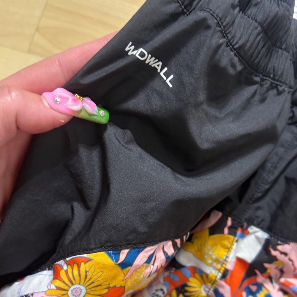 The North Face Floral Print Track Pants with Black Side Panels - Picture 7 of 10
